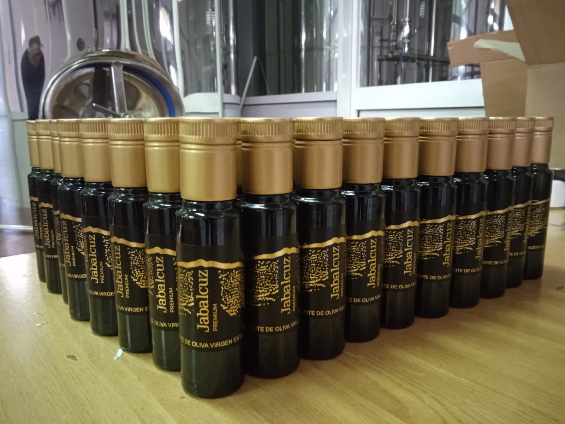 Botellas dorica de 100 ml de Jabalcuz para detalles de boda y eventos